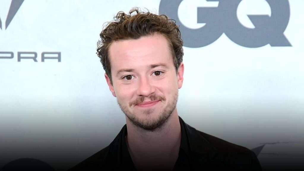 Joseph Quinn Net Worth